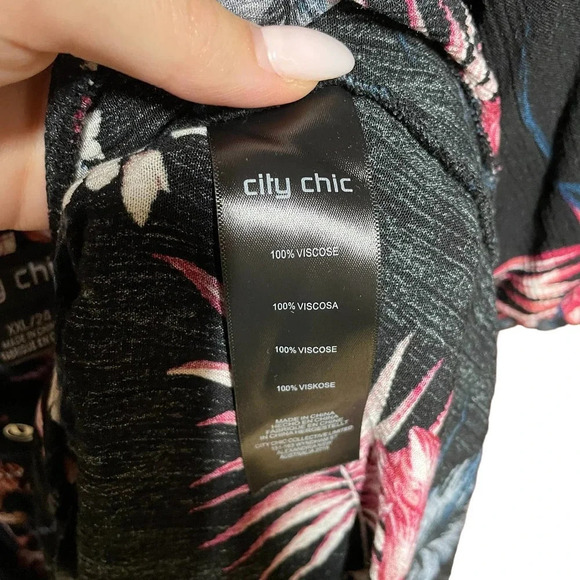 City Chic Black Floral Palm‎ Button Front Off the Shoulder Romper Plus Size 24 - Picture 11 of 11